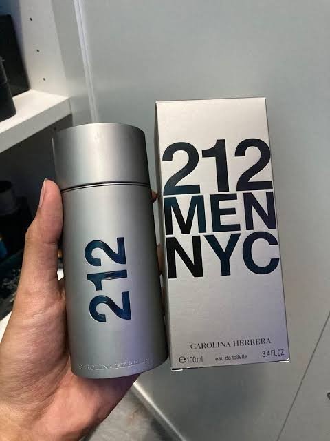Carolina Herrera 212 NYC Eau De Toilette For Men 100ML photo review
