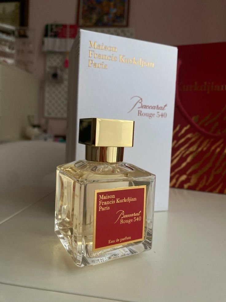 Maison Francis Kurkdjian Baccarat Rouge 540 Eau De Parfum 70ml photo review