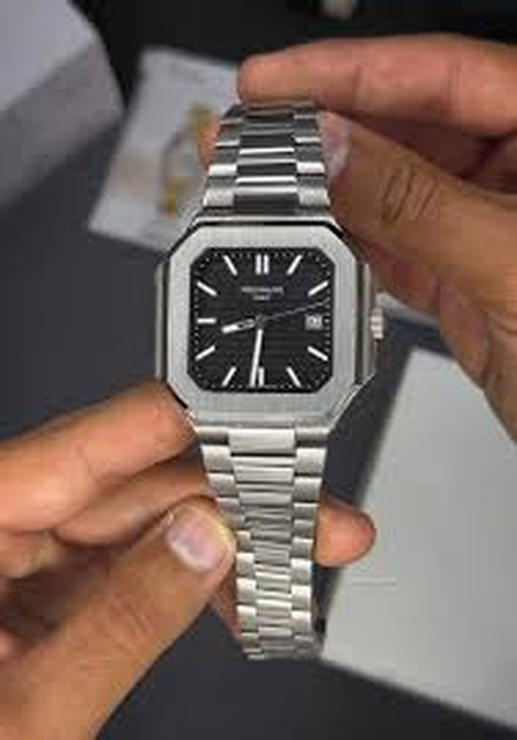 Patek Philippe Cubitus Silver Chain Silver Bezel Black Dial photo review